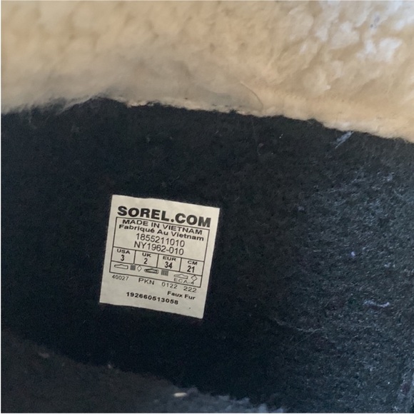 Sorel Yoot Pac Kids Youth Black Waterproof
Insulated Snow Boots - Picture 8 of 10